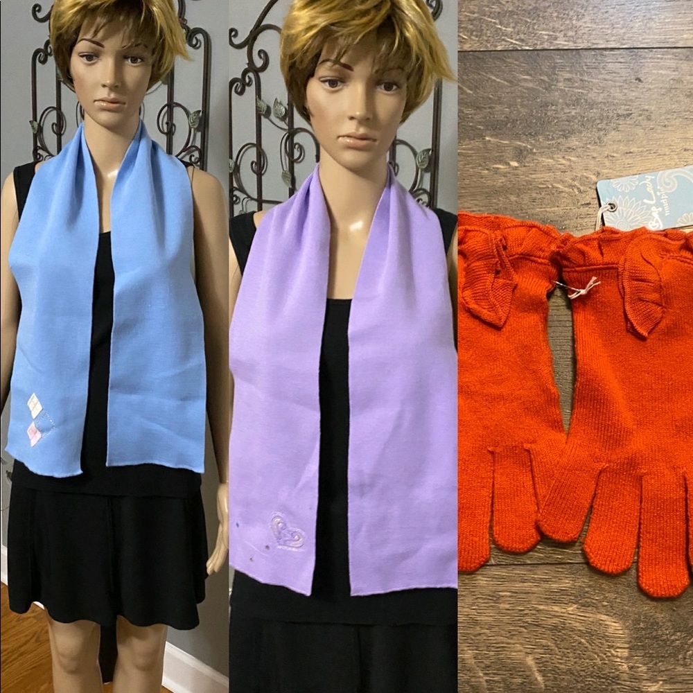 Lot of 2 Scarfs and one‎ Pair of Gloves NEW